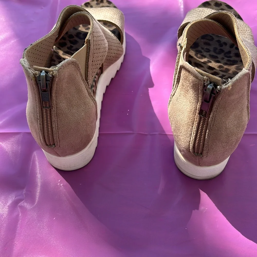 Sandals - Picture 3 of 3